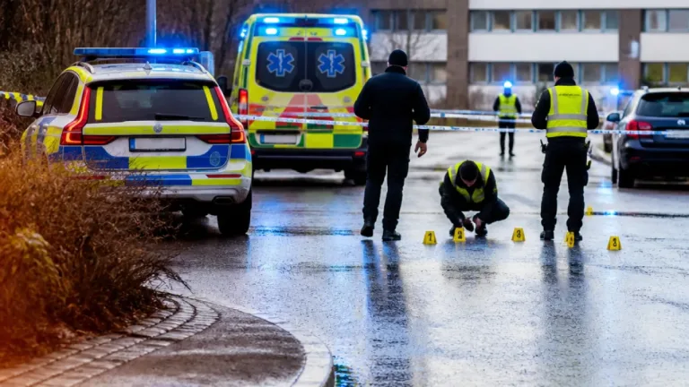 Man i 40-årsåldern svårt skadad intill sjukhuset i Uddevalla – polis söker vittnen