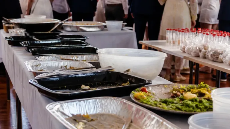 Över 100 sjuka efter studentresa till Västervik – buffémiddag utreds