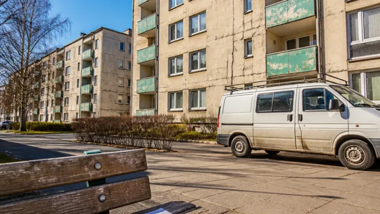 Tre av fyra miljonprogramslägenheter i Värmland saknar större renovering