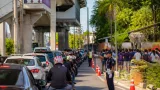 คลิปไวรัลดันคนแห่เที่ยวฟาร์มจระเข้สมุทรปราการ รถติดสะสมยาวถึงใต้บีทีเอสเคหะฯ