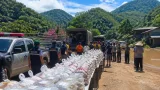 มท.3 ติดตามน้ำท่วมน่าน ทีมอุทัยธานีตั้งครัวสนามผลิตอาหารสด 6,000 ชุดช่วยผู้ประสบภัย
