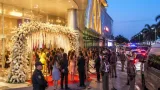 นายกรัฐมนตรี-คู่สมรสเป็นประธานงานวิวาห์บุตร รองประธานวุฒิฯ ที่สุราษฎร์ธานี แขกกว่า 2,500 คนร่วมงาน