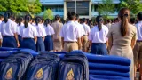 ผู้ว่าฯ พังงามอบสิ่งของพระราชทาน หนุนโอกาสการศึกษาให้โรงเรียนราชประชานุเคราะห์ 35