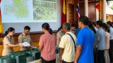 ผู้ว่าฯ ตรังมอบสมุดประจำตัวให้ราษฎรในป่าสงวนสิเกา หนุนการอยู่อาศัยและจัดการที่ดินอย่างถูกกฎหมาย