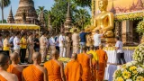 ผู้นำท้องถิ่นร่วมพิธีเจริญพุทธมนต์-เปิดงานปิดทองพระร่วงครองเมืองที่วัดหนองทอง
