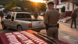 ตำรวจทองผาภูมิขยายผลจับผู้จำหน่ายยาบ้าพร้อมอาวุธ พบของกลางกว่า 1,181 เม็ดและปืน 2 กระบอก
