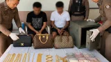 ตร.เมืองพัทยาจับสองผู้ต้องหางัดห้องยกเซฟสาวพิจิตร ยึดทอง-กระเป๋า-เงินสดรวมกว่า 1 ล้านบาท