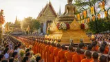 อำนาจเจริญจัดพิธีอัญเชิญองค์พระประธาน บรรจุพระบรมสารีริกธาตุเป็นหลักชัยทางศาสนา