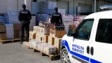 Antalya'da büyük kaçakçılık baskını: Yüz binlerce makaron ve binlerce şişe ele geçirildi