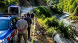 Artvin Yusufeli’nde kamyonet şarampole devrildi: Köy muhtarı hayatını kaybetti