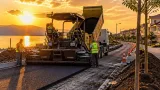 Beyşehir'de belediye ekipleri kent genelinde yol ve çevre düzenlemesine devam ediyor