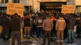 Buca'da ÜzümKent işçileri 210 gün sonra da maaş bekliyor: Talepler belediye önünde