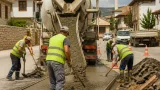 Eşme’de doğalgaz çalışmaları sonrası bozulan yollar için beton yama seferberliği