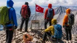 Hakkari’de Ankara’dan gelen ekip Reşko Zirvesi’ne tırmandı