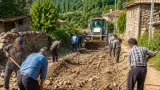 Şiran Çevrepınar köylüleri yarım kilometrelik yolu imeceyle onardı