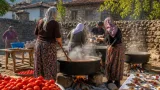 Yahyalı Yenice'de imeceyle kış hazırlığı: Kazanlar salça için kaynadı