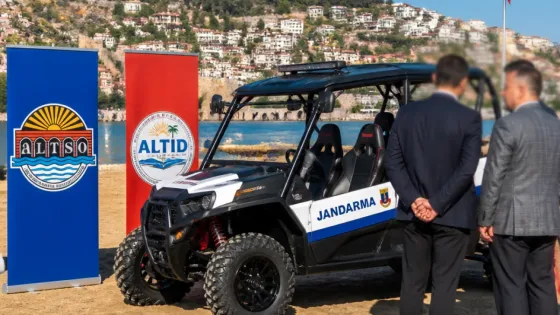 Alanya'da turizm güvenliğine katkı: ALTSO ve ALTİD'den jandarmaya Buggy bağışı