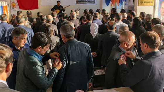Başkale’de AK Parti’ye 100 kişilik katılım: İl heyeti ziyarette bulundu