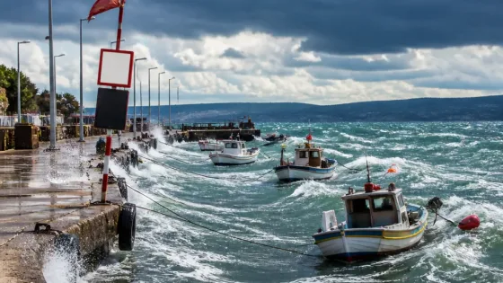 Çanakkale'de deniz ulaşımına fırtına uyarısı: Rüzgâr saatte 50-75 km'ye çıkacak