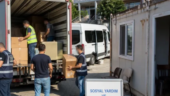 Kadirli'de konteynerde yaşayan aileye belediye ve bakanlıktan taşınma, kira ve eşya desteği