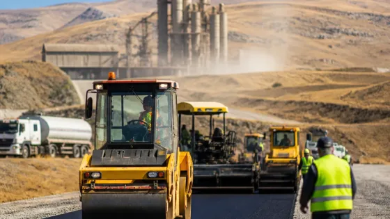 Muş’ta köy yollarında hedef 105 kilometre sıcak asfalt, çalışmalar hız kazandı