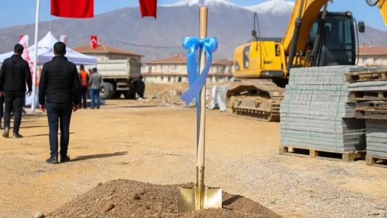 Sandıklı’da Münevver Karagöz Mahalle Kreşi için temel atıldı