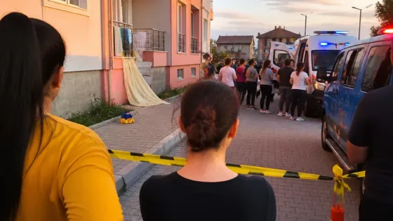 Tekirdağ Çerkezköy'de 5. kattaki pencereden düşen 2 yaşındaki çocuk yaşamını yitirdi