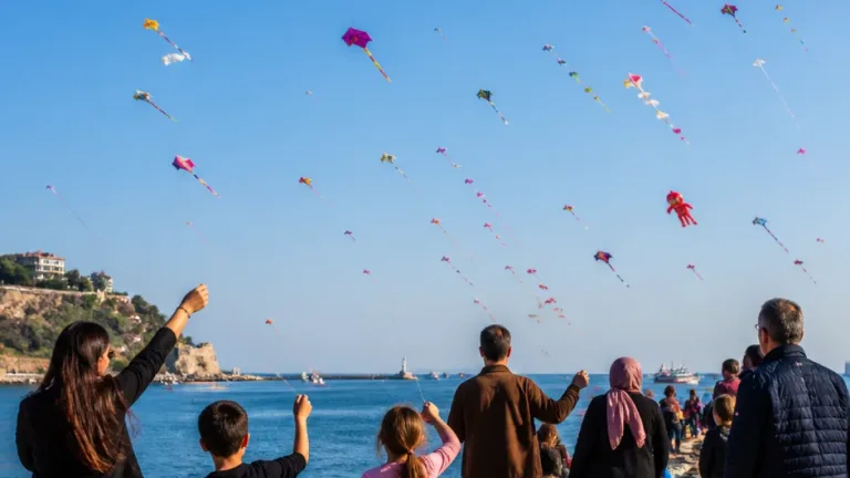 Amasra'da rengârenk uçurtmalar festival alanını doldurdu
