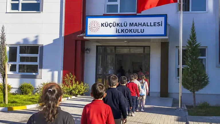 Araban’da depremde yıkılan Küçüklü İlkokulu yeniden hizmete açıldı