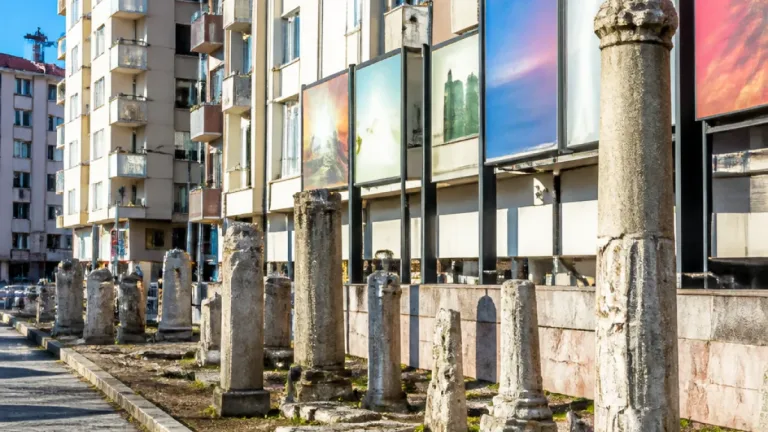 Bolu kent merkezinde tarihi yapılar yeni binaların gölgesinde kaldı
