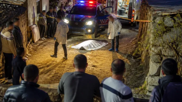 Denizli'nin Çivril ilçesinde tartışma cinayetle bitti: 51 yaşındaki adam yaşamını yitirdi
