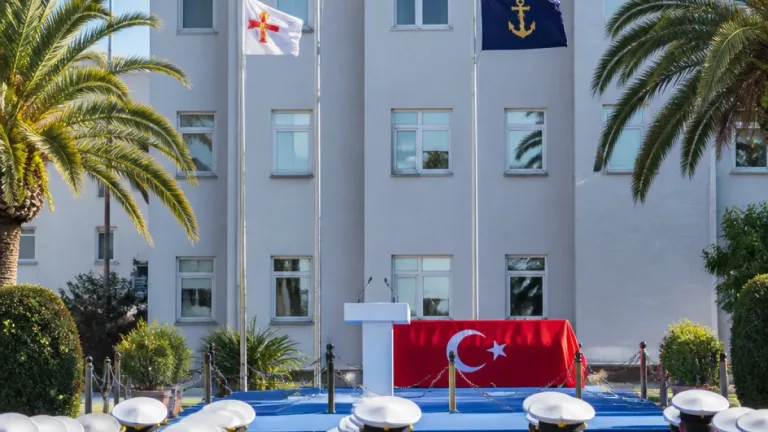 Derince'de Deniz Eğitim Komutanlığına yeni atama: Tümamiral Yücel Darcan göreve getirildi