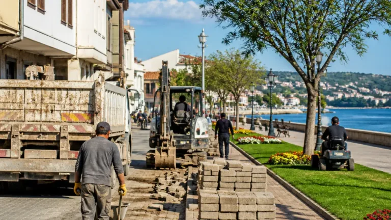Gelibolu’da belediye ekipleri altyapı ve üstyapı çalışmalarını hızlandırdı