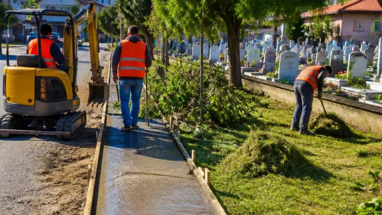 Gölyaka’da belediye ekiplerinden kapsamlı kaldırım, bakım ve budama seferberliği