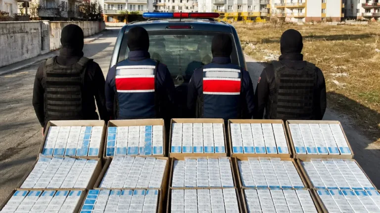 Kırıkkale’de jandarma operasyonlarında uyuşturucu, makaron ve aranan hükümlüler yakalandı
