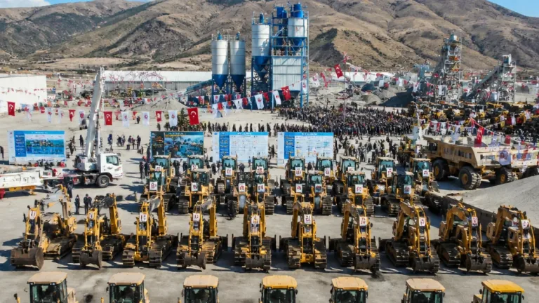 Kars Belediyesi 600 milyon TL ile üretim tesisi ve 53 iş makinesiyle hizmet kapasitesini artırdı