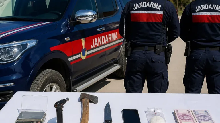 Kastamonu'da jandarma uyuşturucu operasyonu: 2 kişi tutuklandı