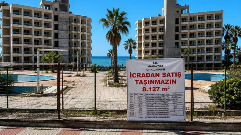Manavgat'ta 530 odalı Sunrise Queen Hotel icradan satışa çıkarıldı