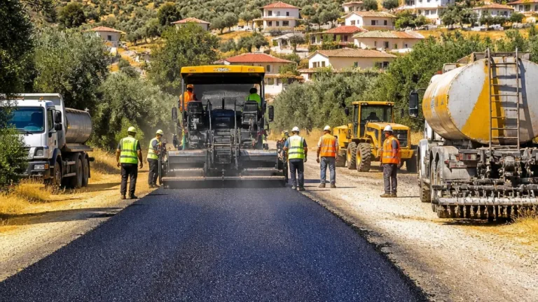 Manisa Gördes’te 14 kilometrelik yol ikinci kat soğuk asfaltla yenileniyor