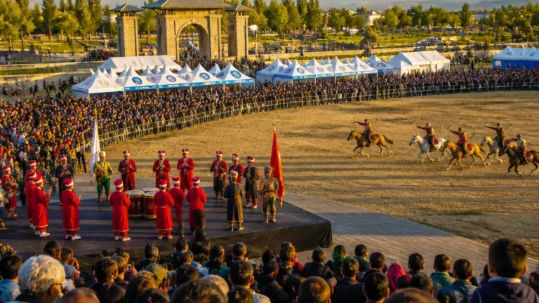 Muş'ta Malazgirt Zaferi'nin 955. yılı törenleri alanı doldurdu
