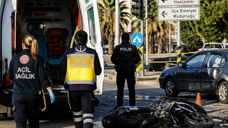 Nazilli'de kavşakta ışık ihlali: motosiklet sürücüsü hayatını kaybetti