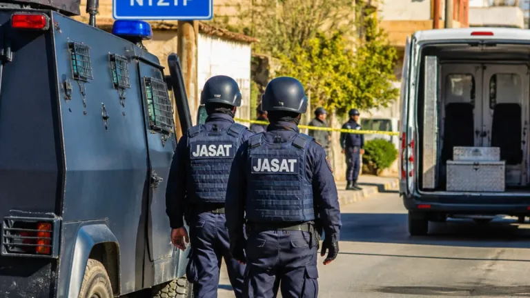 Nizip'te JASAT operasyonu: Kesinleşmiş 12 yıl 2 ay hapis cezasıyla aranan zanlı yakalandı