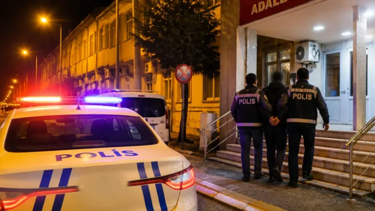 Reyhanlı'da konut ihlali suçundan aranan kişi yakalandı ve tutuklandı