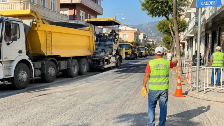 Samandağ Sutaşı’nda 1,1 kilometrelik beton asfalt çalışması tamamlandı