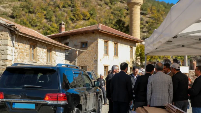 Sason’da Vali Canalp’in köy gezileri: Vatandaş talepleri yerinde dinleniyor