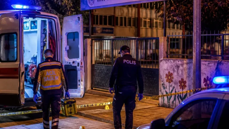 Siverek'te Yavuz Selim İlkokulu yakınında silahlı kavga: 1 yaralı