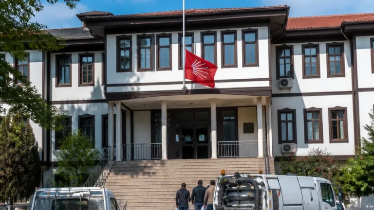 Sivrihisar Belediye Başkanı Dökmeci: CHP çatısı altında görevime devam edeceğim