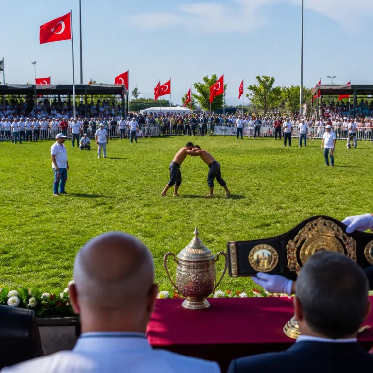 57 yıl sonra geri dönen Yağlı Güreş Cumhurbaşkanlığı Kupası’nda başpehlivan Orhan Okulu oldu