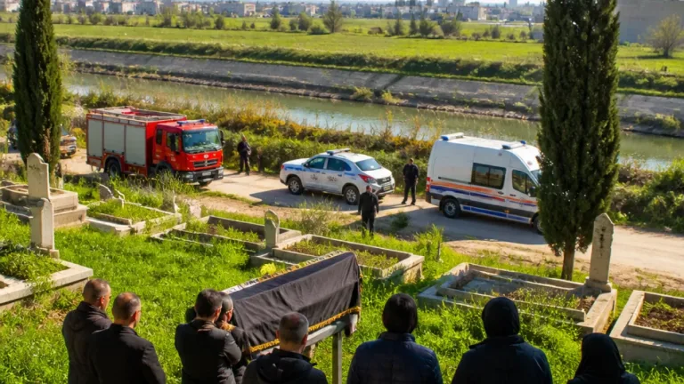 Tarsus’ta sulama kanalında boğulan 12 yaşındaki çocuğun cenazesi defnedildi
