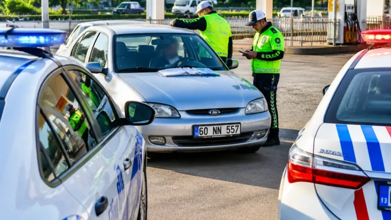 Tokat Niksar'da korsan taşımacılığa 100 bin TL ceza, araç 2 ay trafikten men edildi